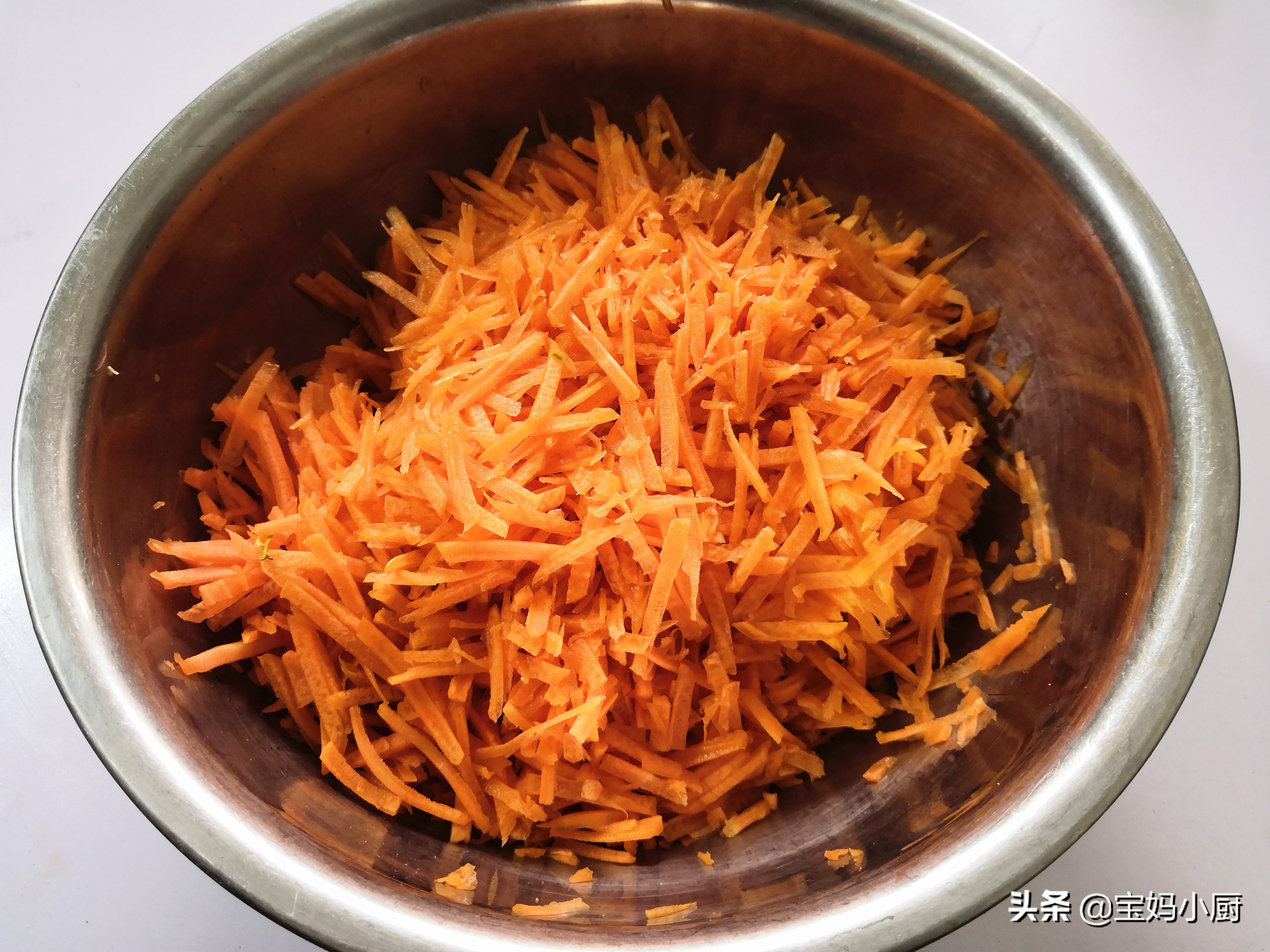 在家早餐小笼包子做法,自制香喷喷的包子和家常菜