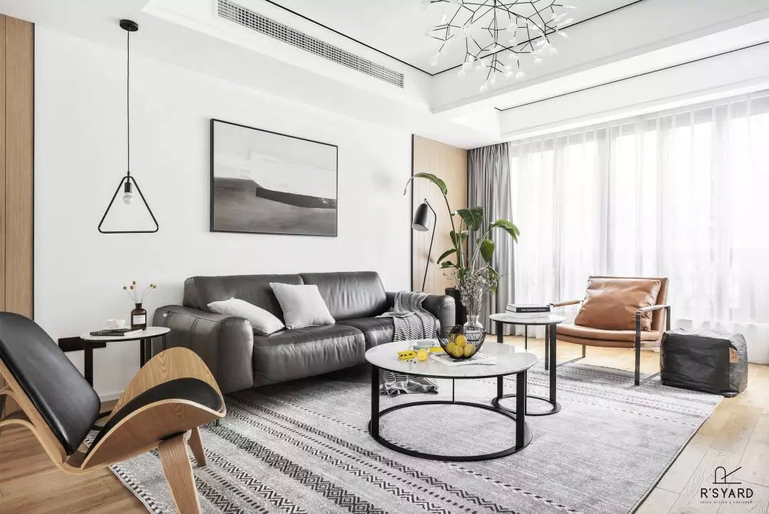 家里装修墙壁太单调怎么办,家里空白墙面怎么装饰实用