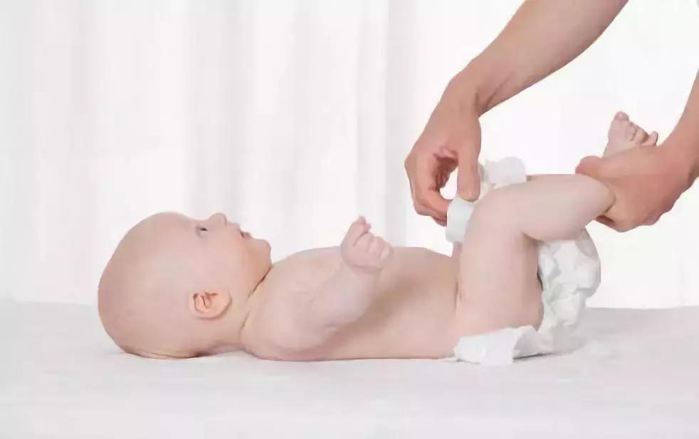 宝宝为什么会红屁股该怎么解决,宝宝总是红屁股怎么办