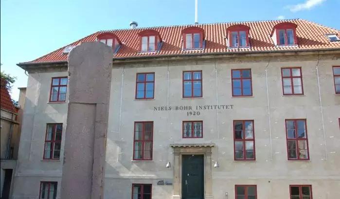 哥本哈根和爱因斯坦,哥本哈根学派的代表人物是谁