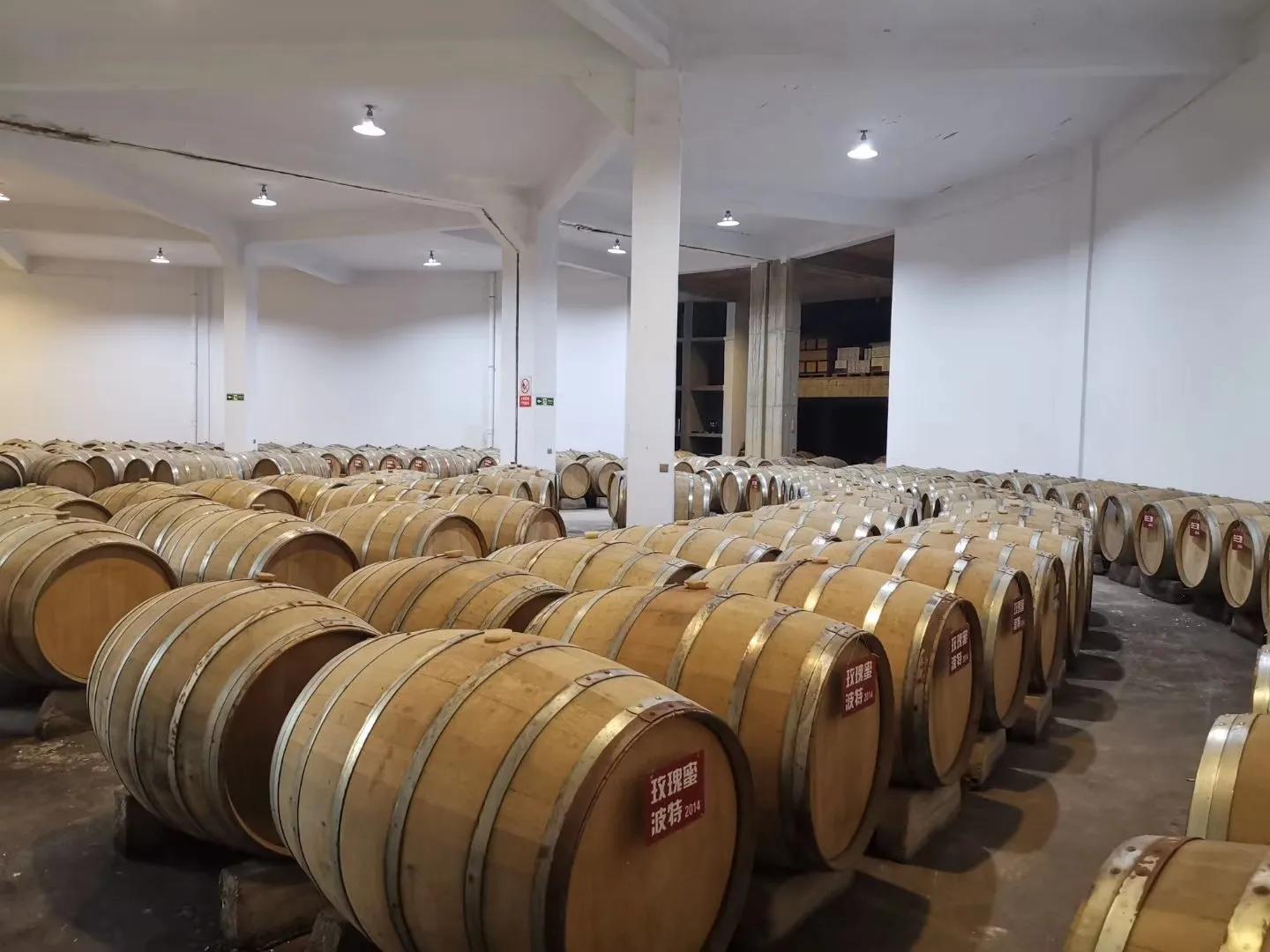 在家怎么酿造葡萄酒,葡萄酒是怎么酿造出来的视频