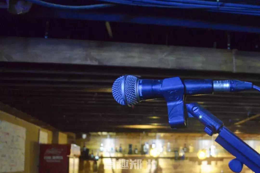 在纬一路和农科路酒吧街，嗨一场成年人的游戏