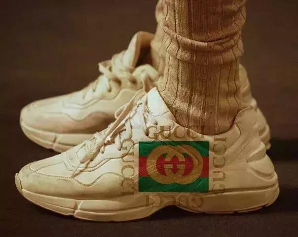 2020十大最火潮鞋百搭,2018最火的4双鞋穿上时髦一整年