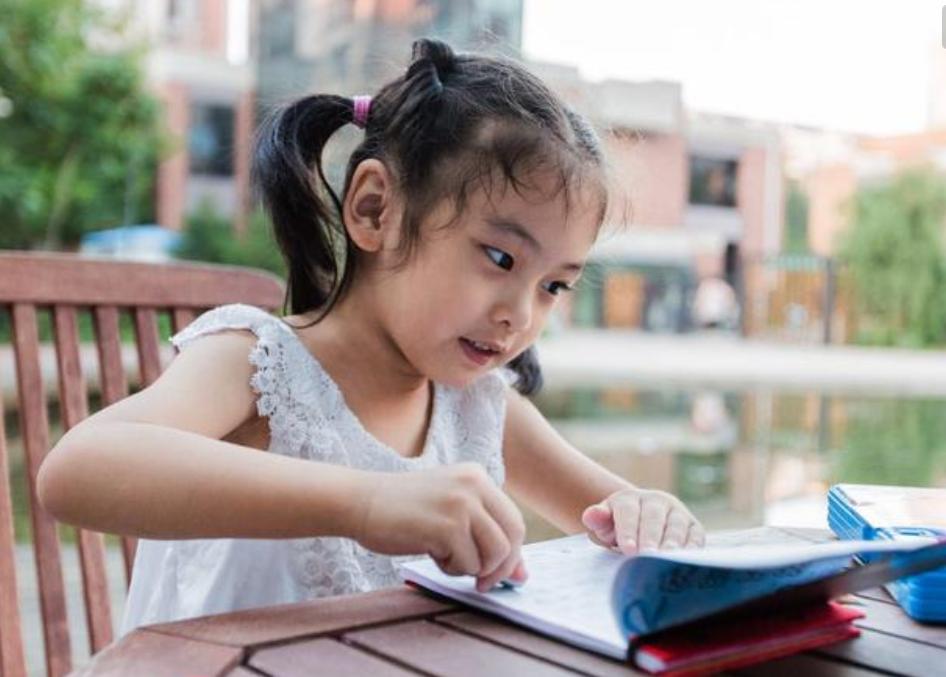 孩子写作业敷衍潦草屡教不改现象,孩子写作业拖拉顶嘴怎样管教