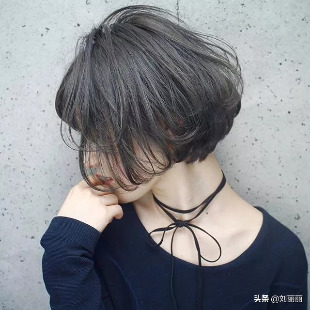 为什么染灰色一定要先漂头发