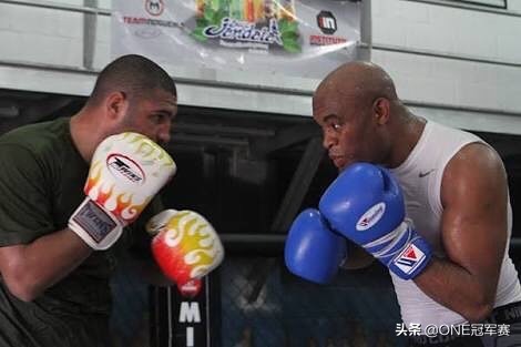 叫安德森·席尔瓦的男人，实力不会差