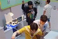 明星被吓到会有什么反应？李易峰最萌，黄子韬最搞笑