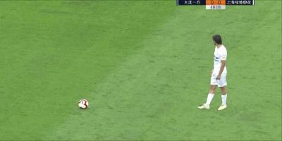 中超裁判点球判罚视频,到底该不该判点球赛后引发大讨论