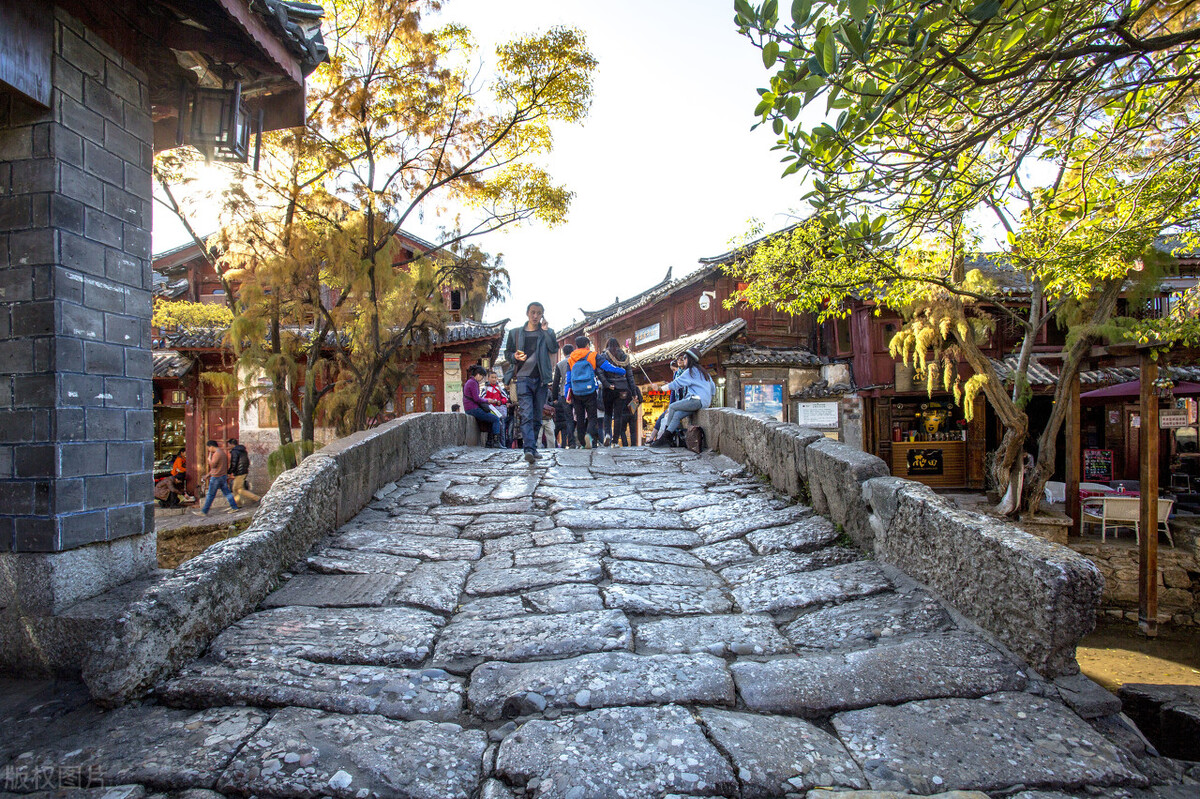 逛丽江古城听古筝,逛丽江古城原声视频