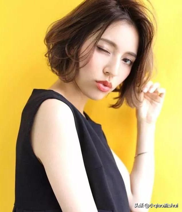 圆脸女锁骨好看还是齐肩发好看,齐肩锁骨发大圆脸适合什么头发