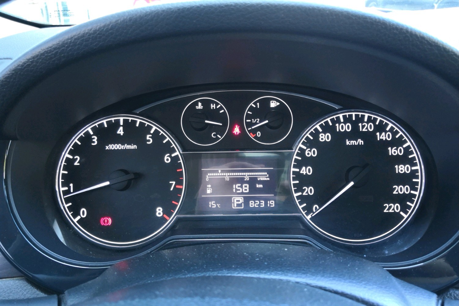 事故车未修复出售06年日产骐达,广东几千块轻微事故二手日产骐达