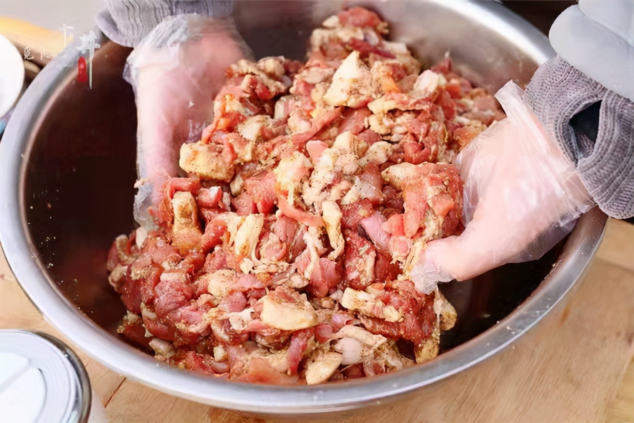 最好吃不咸的香肠配方,只放盐和糖的原味香肠配方