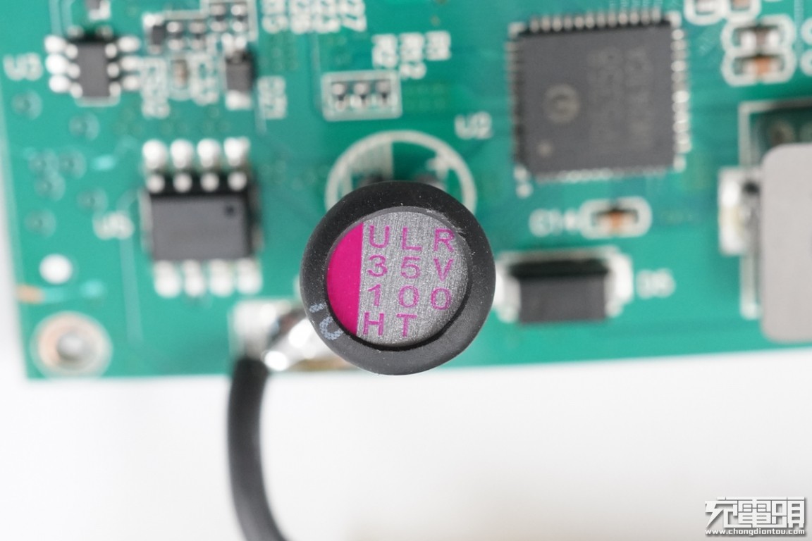 羽博充移动电源拆解,羽博20w快充头拆解