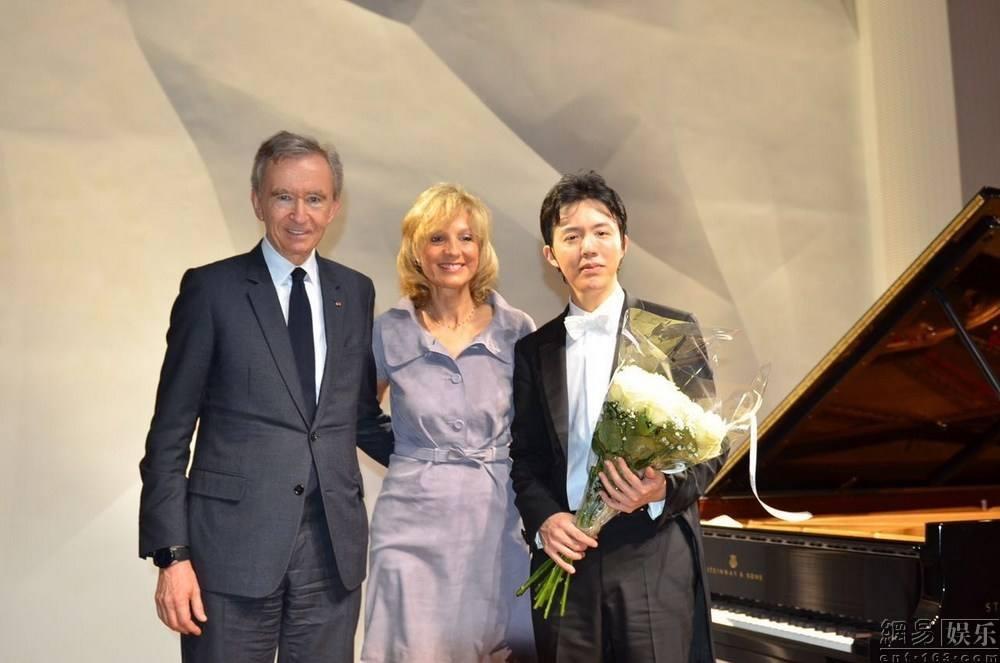 法国奢侈品大佬成为世界新首富,奢侈品之父的发家史