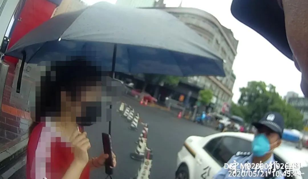 套路太深！宁波女子逛街中奖一台手机却支付了3699元