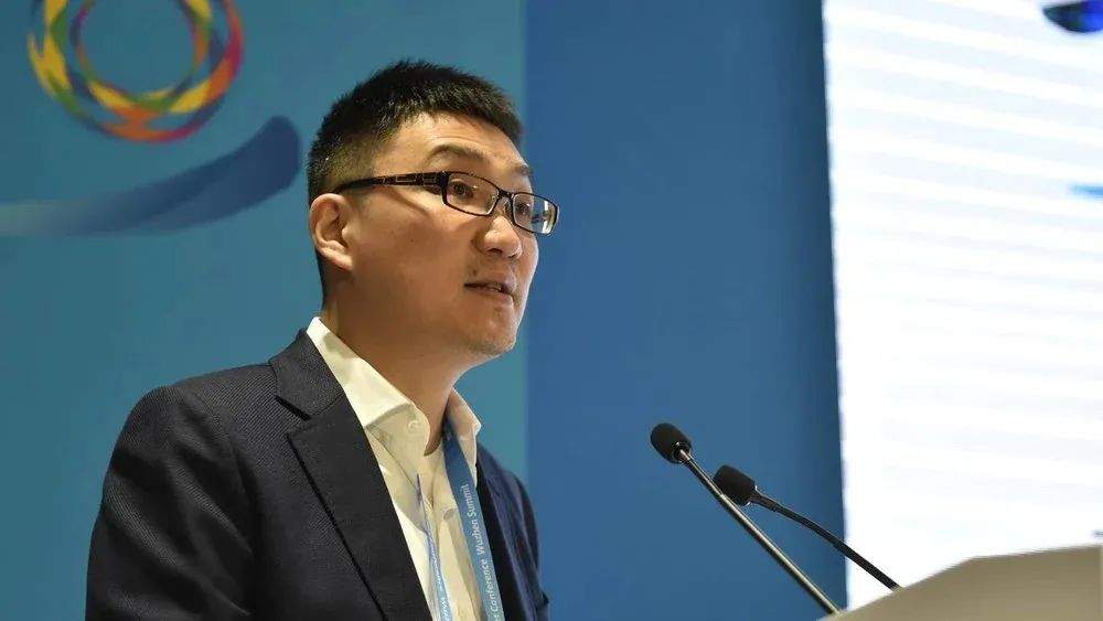 上海首富黄峥功成身退,拼多多黄峥功成身退成商界传奇