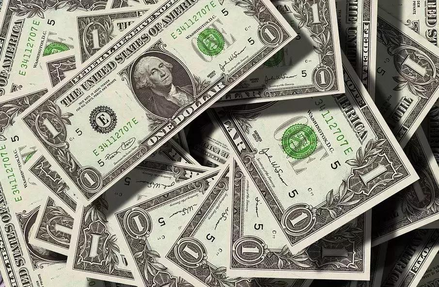 纽约夜晚的神秘蓝光,纽约奇异蓝光笼罩夜空外星人降临