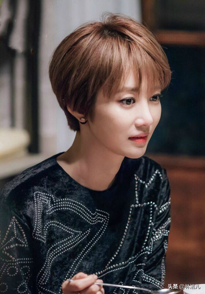 倪妮剪了短发美到开挂,倪妮的短发造型好美