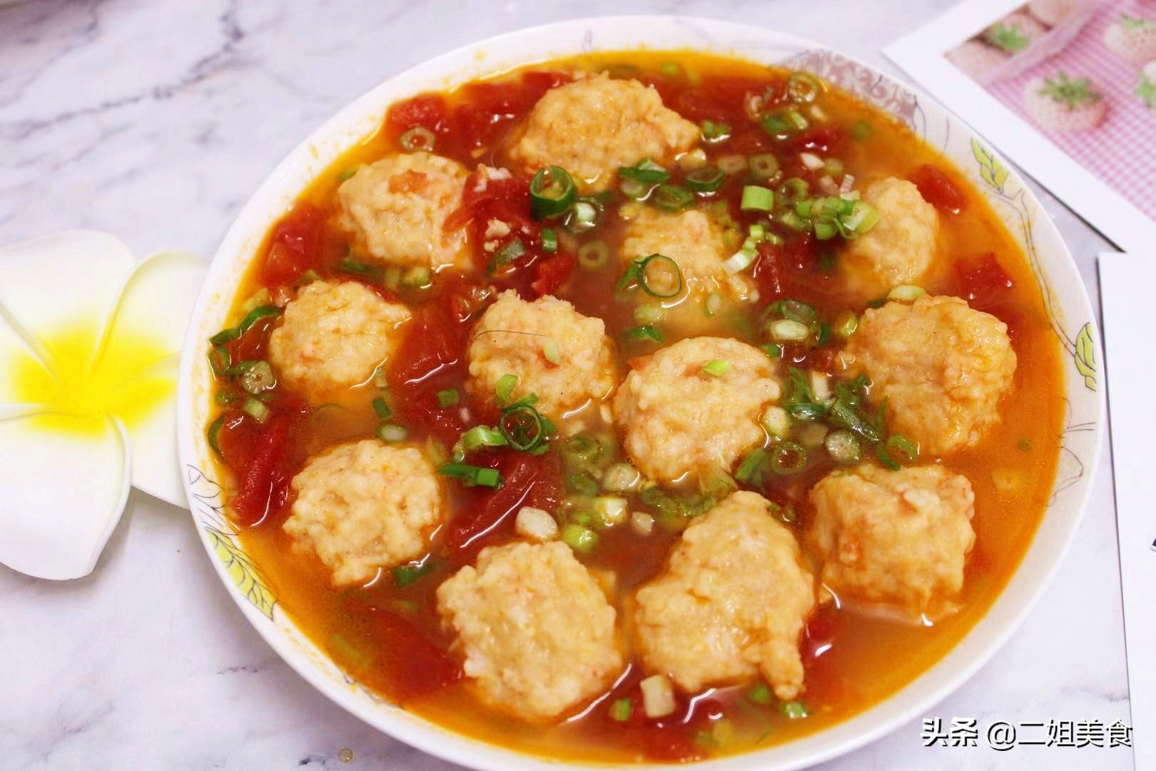 做虾丸超级简单而且营养又好吃,家中常备不加粉的虾丸才是真虾丸