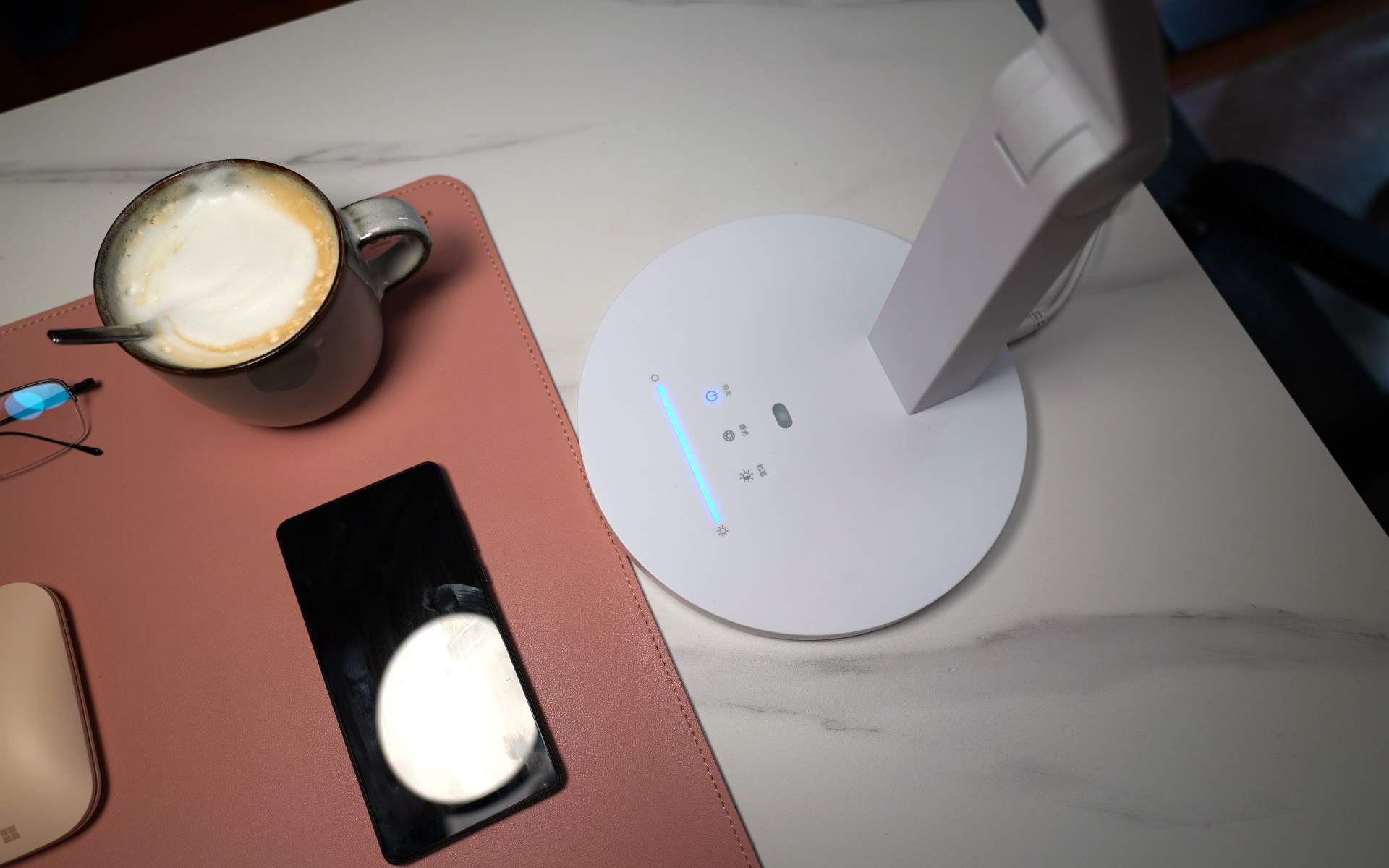 护眼台灯台式和落地款如何选,高性价比护眼台灯选择