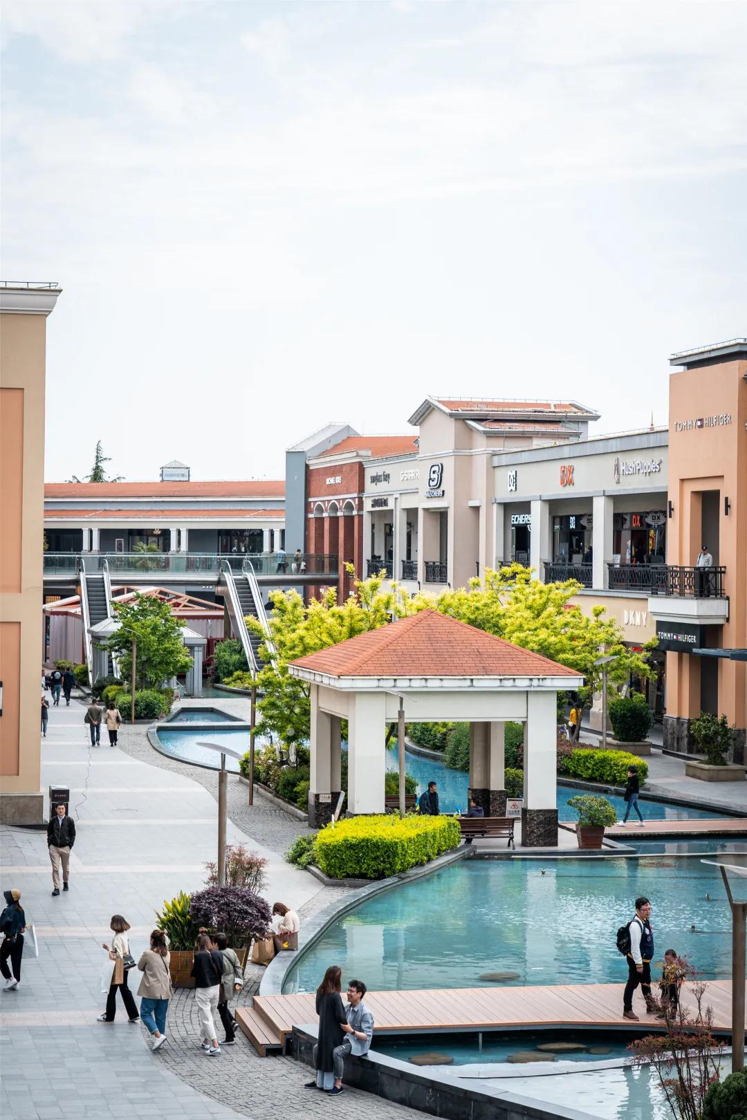 百联奥特莱斯广场上海青浦车展,上海青浦奥特莱斯周年庆