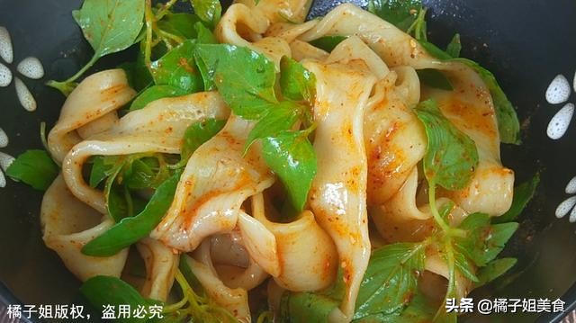 大厨教你一招做面条,半斤面粉面条怎么做有劲道