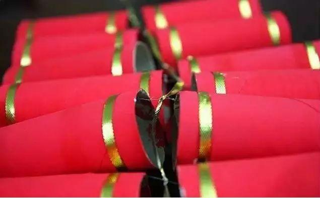 元旦节手工纸灯笼鞭炮,元旦手工立体鞭炮