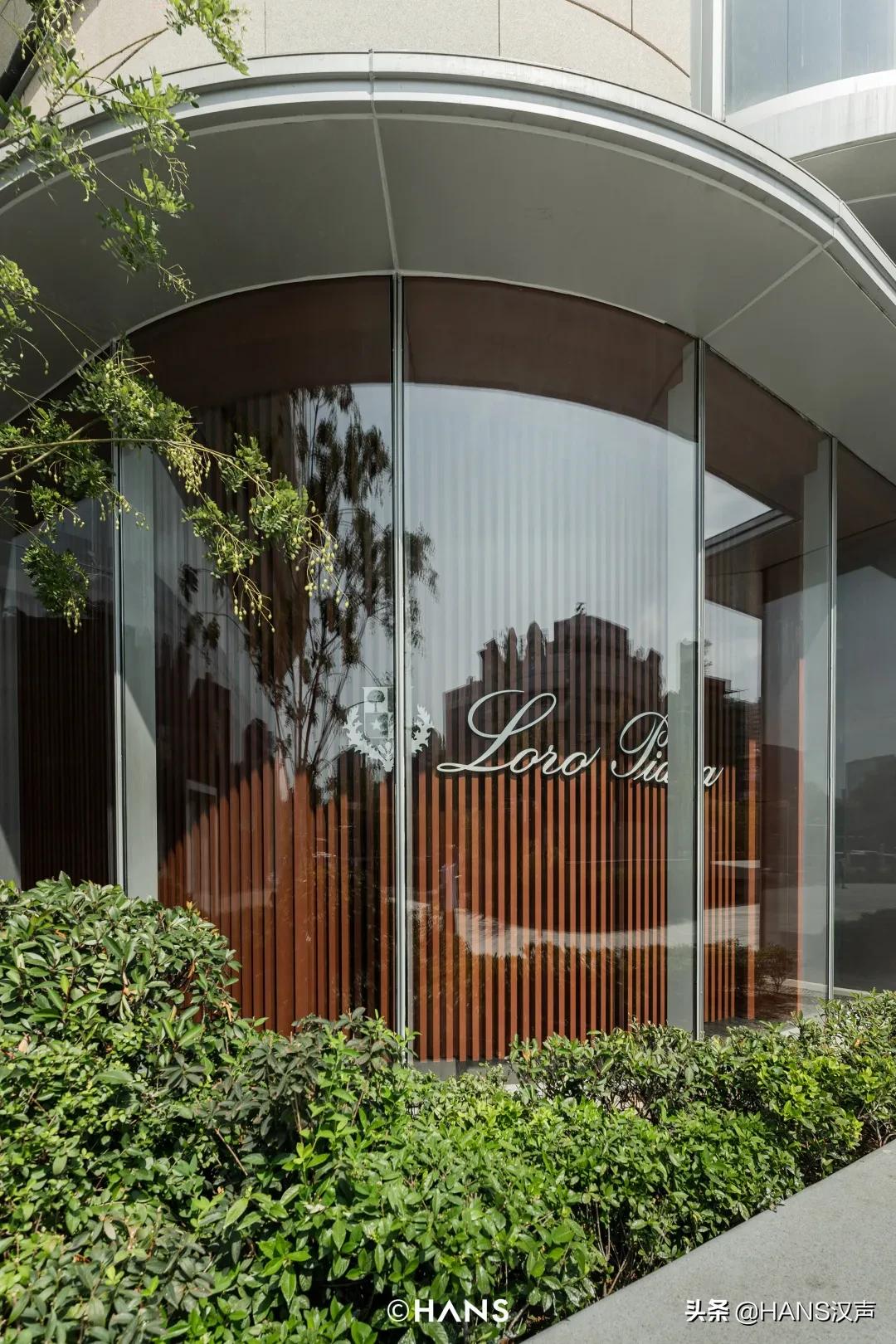 LV、DIOR、CELINE、LOEWE……武汉恒隆大牌全开，景甜都来逛