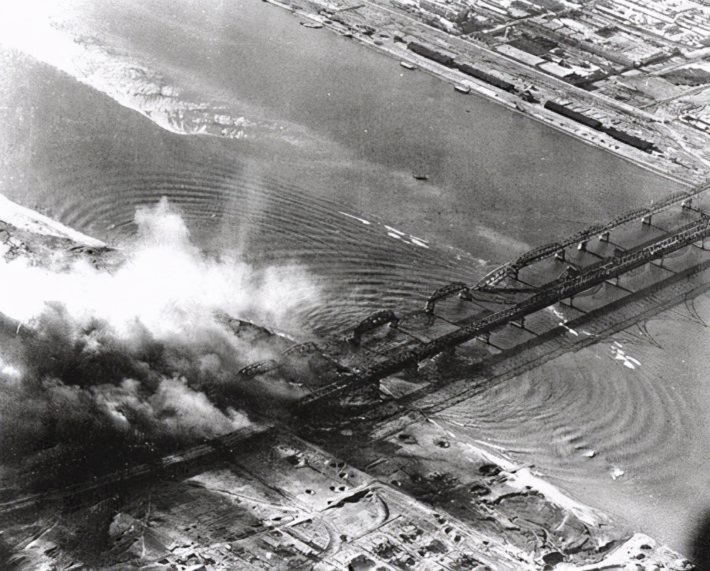 抗美援朝中我国工兵的杰作：炸不断的“隐形桥”，弄得美军懵圈