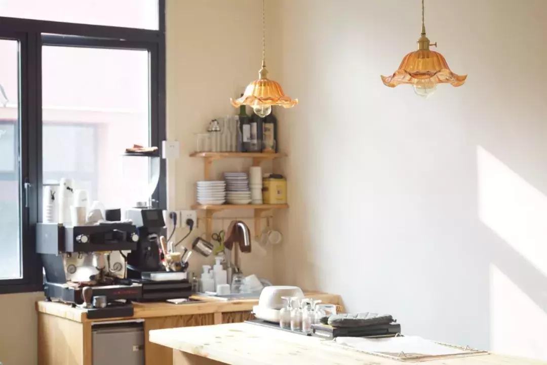 我们找到了重庆最用心的咖啡师，就在这间10㎡的小店里