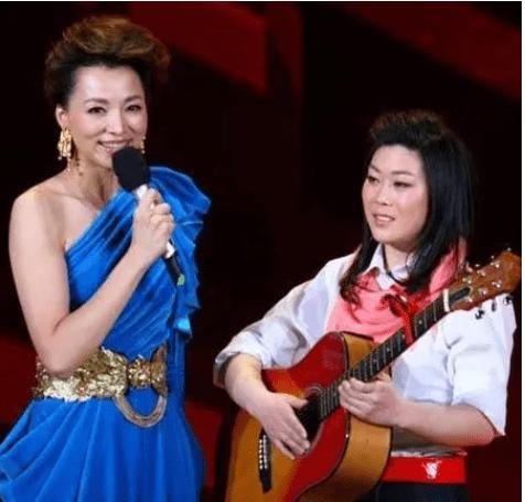 西单女孩成名视频,西单女孩春晚董明珠