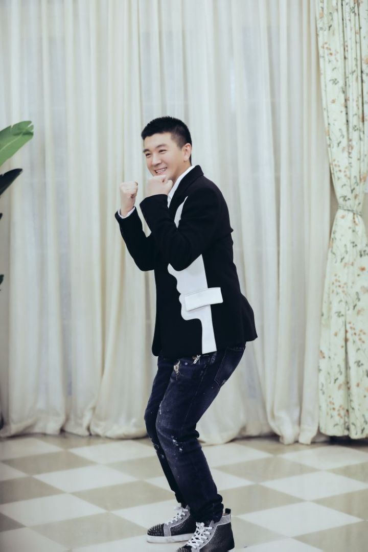 黄圣依给杨子过生日完整视频,杨子晒照为黄圣依庆生