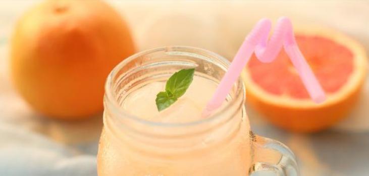 2分钟就能学会的9种自制饮品,用常用的食材做简单又好看的饮品