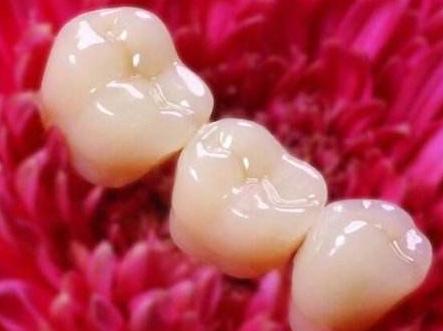 烤瓷牙套里的牙烂掉了还怎么修补,做了烤瓷牙里面牙齿断了