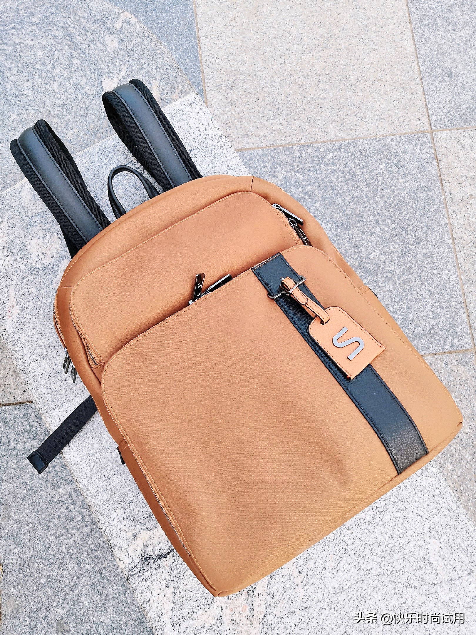 新秀丽双肩包怎么查看尺寸,新秀丽双肩包怎么样