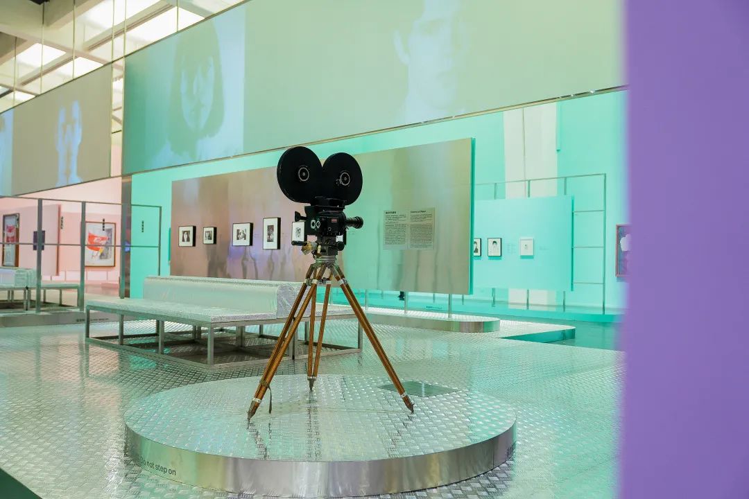 安迪沃霍尔的预言,三十年后我们的生活将是什么样子