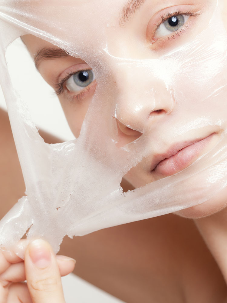 为什么用了面膜之后会脸红彤彤的,面膜过敏引起的脸红多久会消失