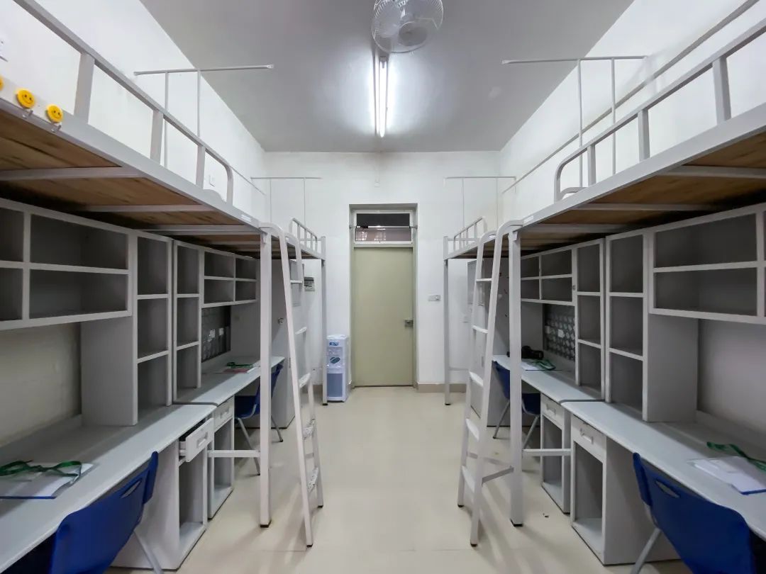 深职宿舍真实现状,深职吊打985