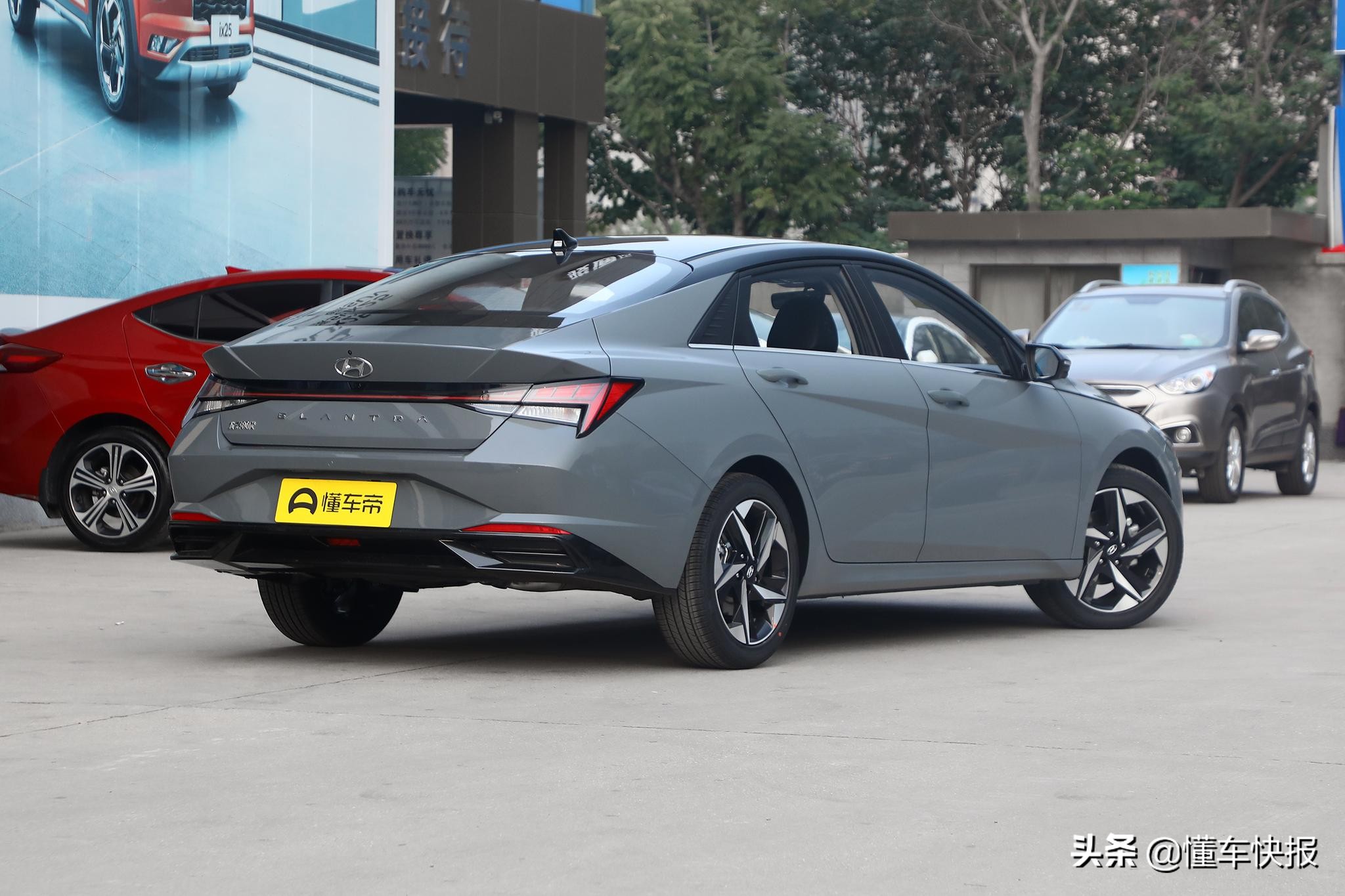 现代伊兰特空间颜值介绍,北京现代第七代伊兰特1.5t和1.4