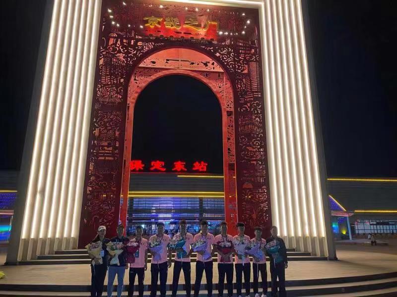 河北保定：市聋人足球队载誉归来