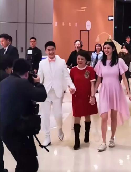 奚梦瑶何猷君求婚戒指,奚梦瑶何猷君求婚戒指盒