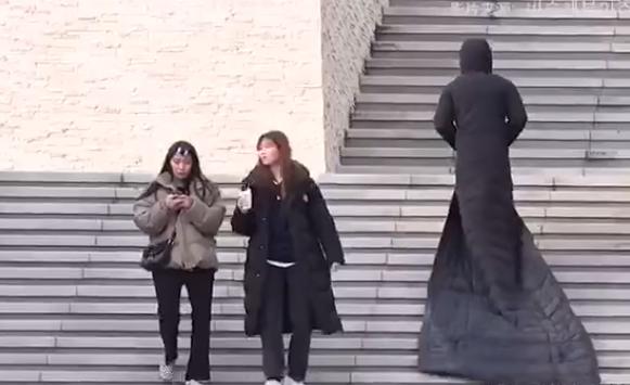 韩国ins羽绒服,韩国冬季街头羽绒服穿搭