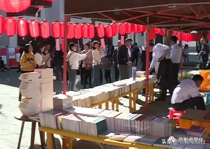 昆明弥勒人山人海,来弥勒玩人山人海