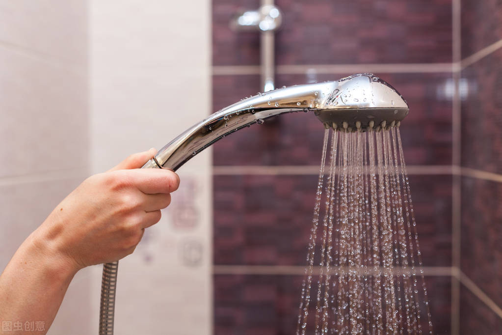 家里洗澡水压小怎么解决,水压没问题家里水流小怎么办