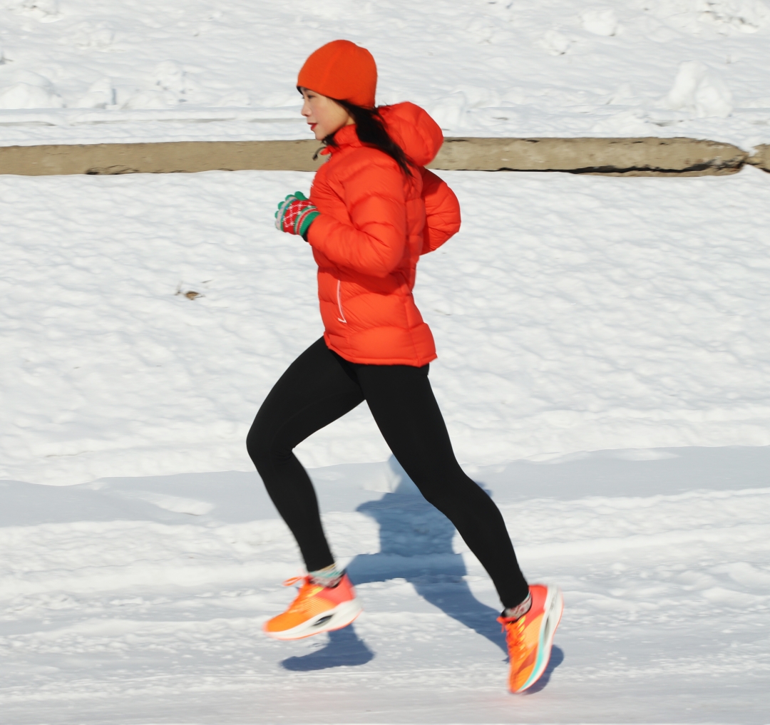 #头号运动玩家#穿1000蓬羽绒服在零下二三十度跑步什么体验