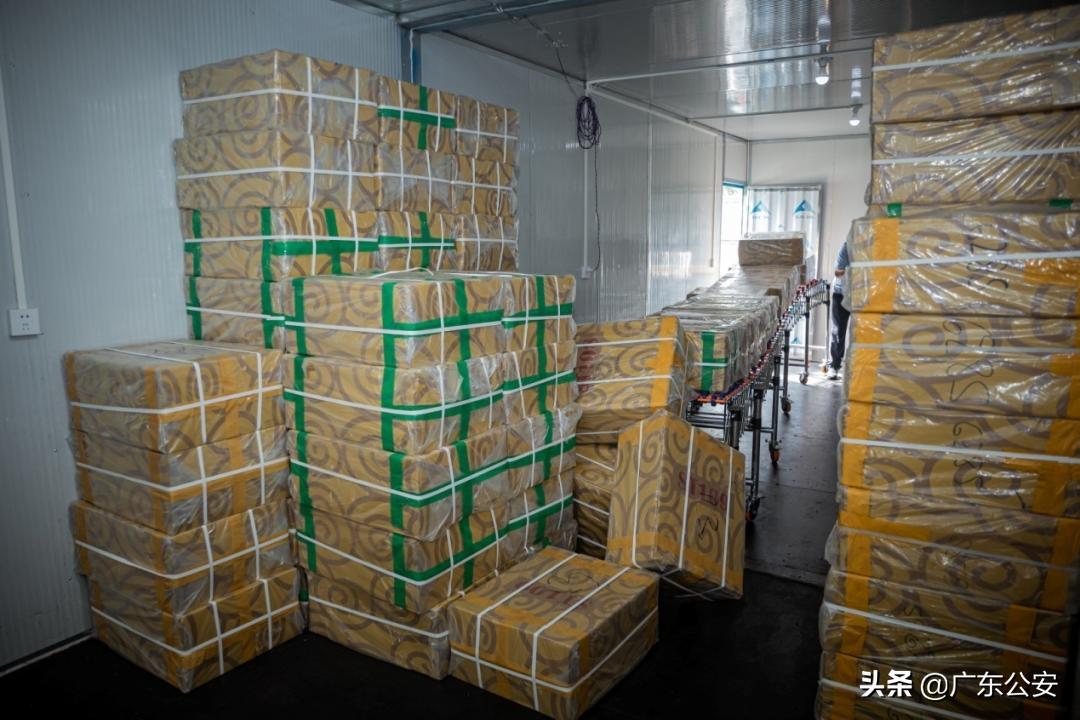 买了几十条烟全是假烟,一万条假烟判多少年