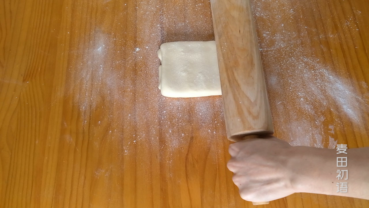 牛角包可颂面包开酥教程视频,牛角包可颂手动开酥