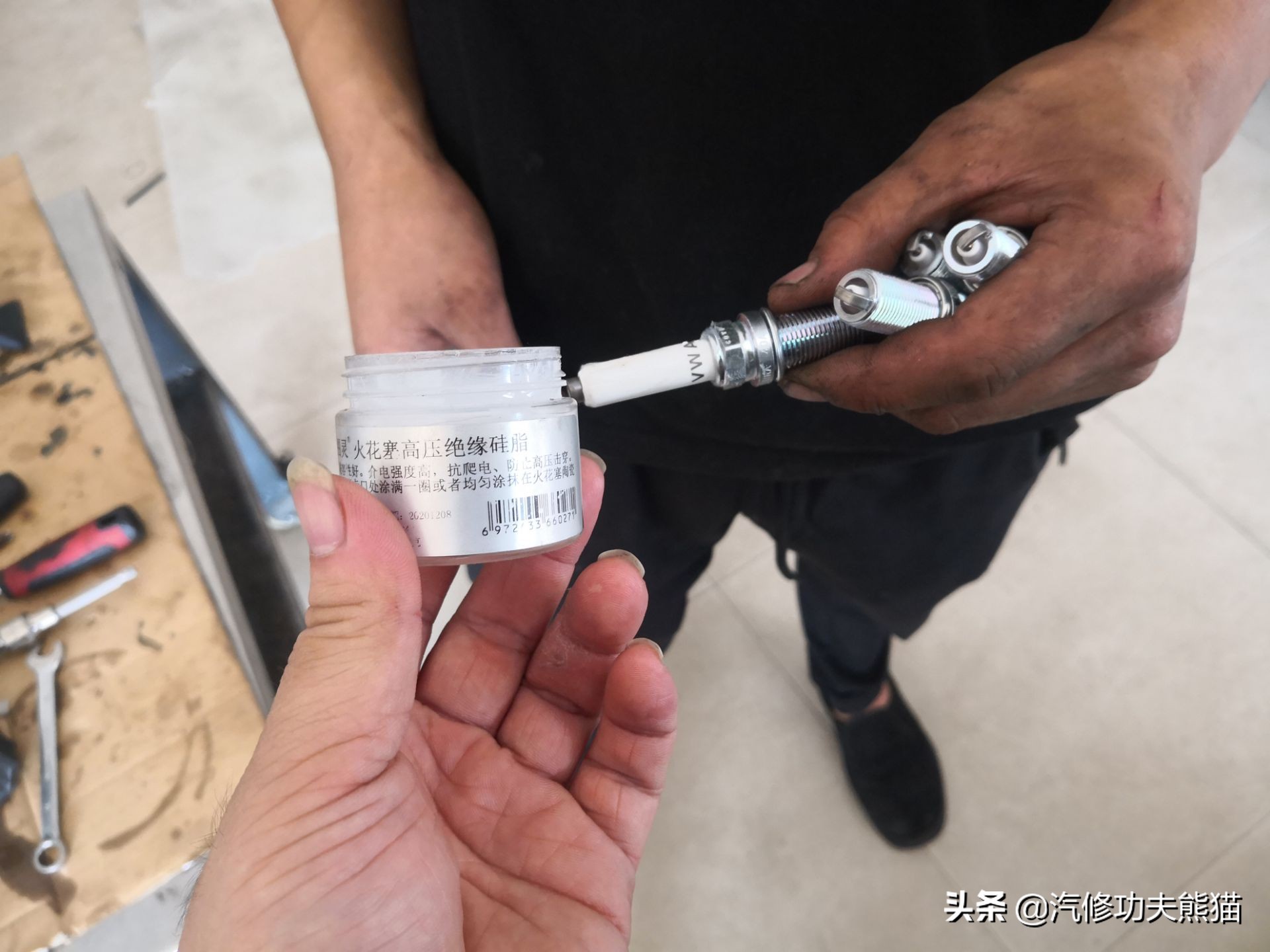 如何检测奥迪三代ea888是否烧机油,大众三代ea888发动机机油灯报警