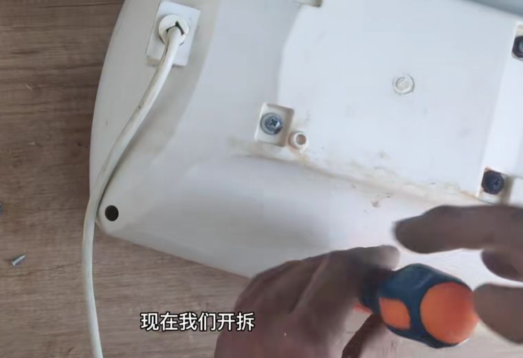 小厨宝拆卸清洗更换镁棒,法罗力小厨宝怎么换镁棒