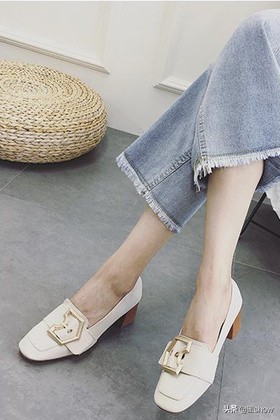 如何挑选高跟鞋才不挤脚,什么牌子的高跟鞋穿着舒服不磨脚